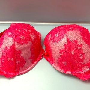 36DDD VS BRA SO CUTE AND WORN ONCE